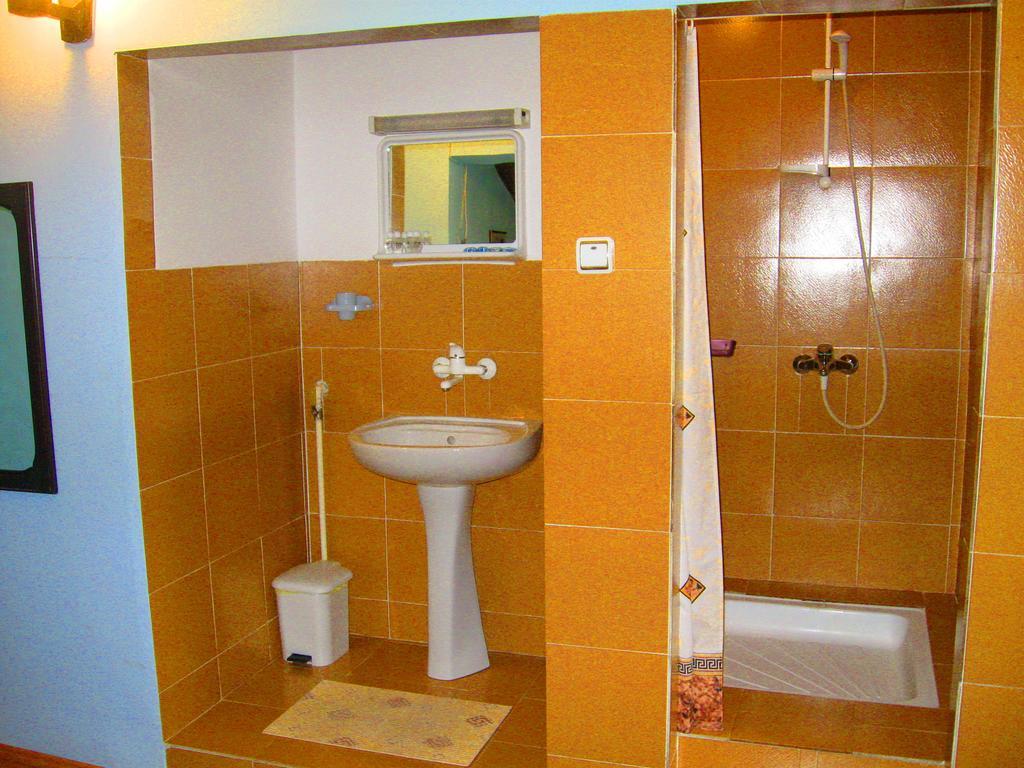Amfora Rooms Caribrod ディミトロヴグラード 部屋 写真